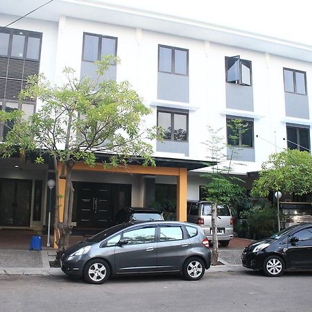 Carica Homestay סוראבאיה מראה חיצוני תמונה