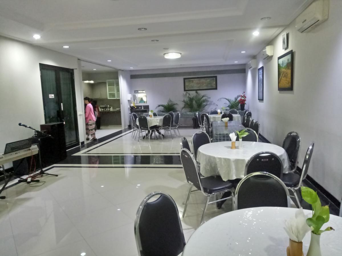 Carica Homestay סוראבאיה מראה חיצוני תמונה